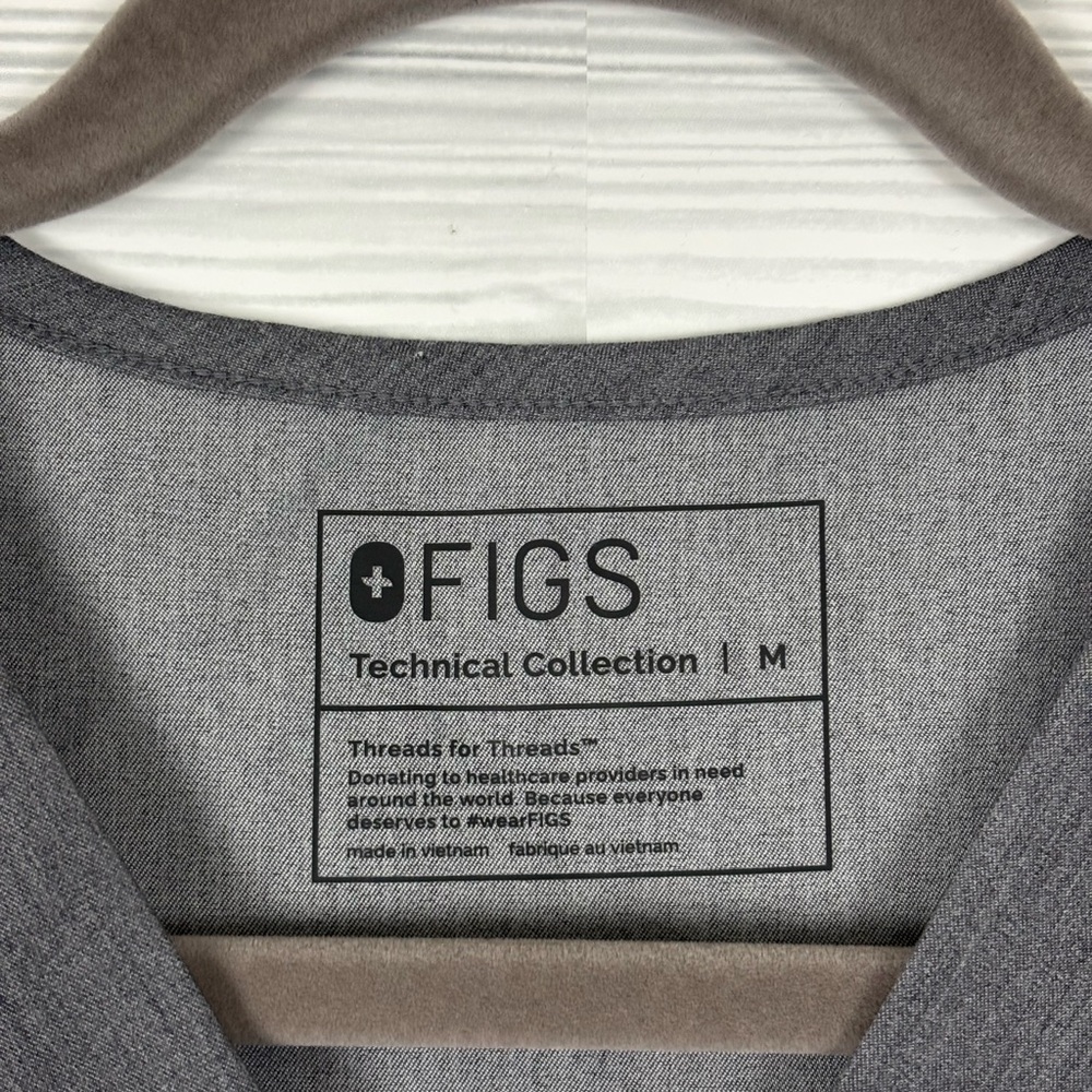 Figs Leon Three-Pocket Scrub Top Gray Shirt Nursing/Medical Size Medium - Picture 3 of 6